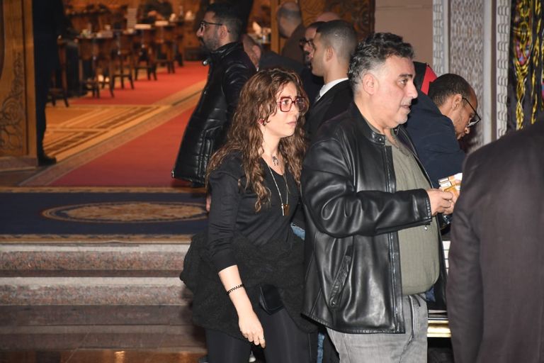 أحمد حلمي في عزاء شقيقه