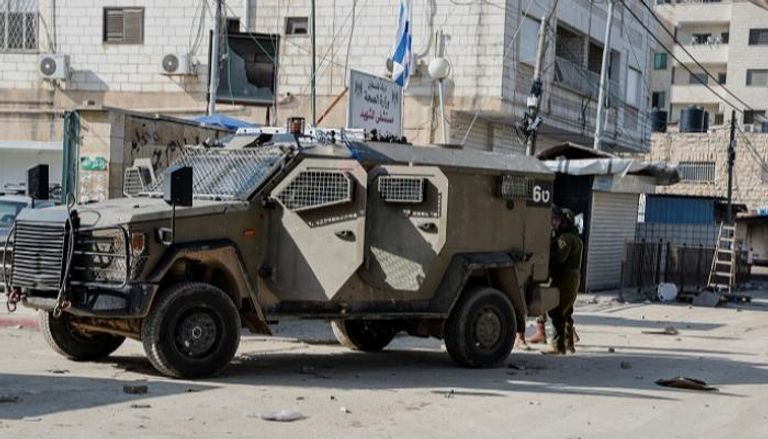 مركبة عسكرية إسرائيلية في جنين - رويترز