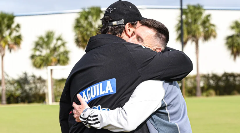 ميسي ولورنزو ليونيل ميسي ونيستور لورنزو