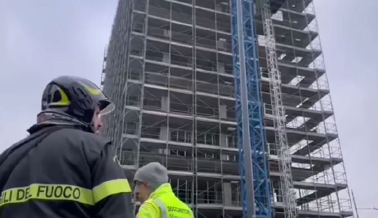 موقع البناء الذي لقي فيه الشاب المصري مصرعه الشاب المصري الضحية