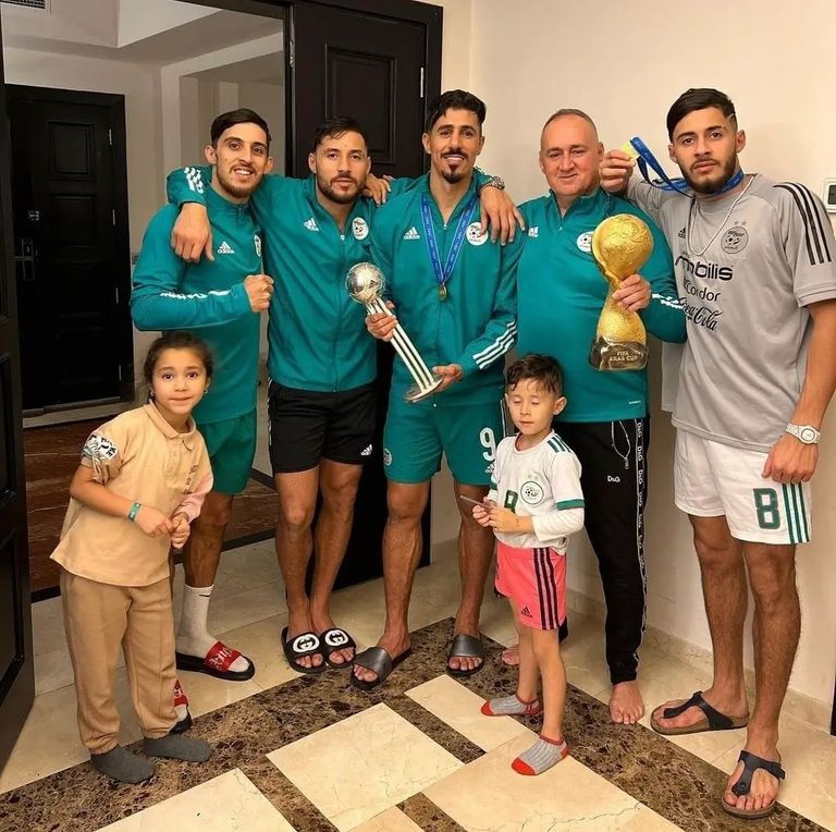 عائلة يوسف بلايلي يوسف بلايلي نجم منتخب الجزائر