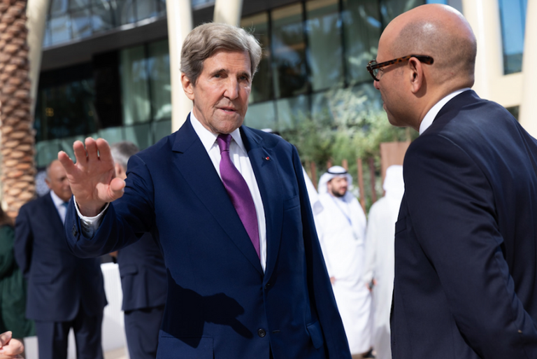 جون كيري، المبعوث الخاص للمناخ للولايات المتحدة الأمريكية COP28 وفر البيئة والآليات لنجاح هذا الحدث المناخي الأهم