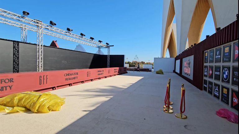 سجادة الدورة السادسة من مهرجان الجونة السينمائي
