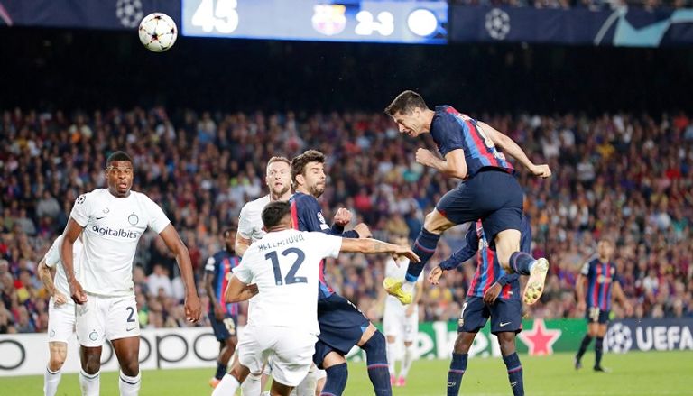 برشلونة وإنتر في الموسم الماضي