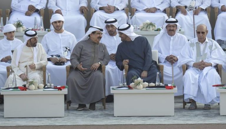 رئيس الإمارات وملك البحرين يشهدان مسيرة الاتحاد -أرشيفية
