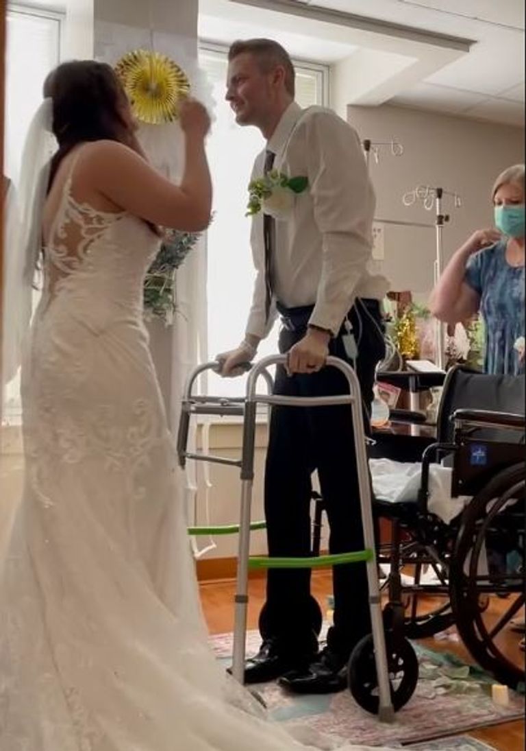 حفل زفاف داخل المستشفى