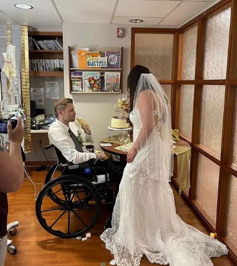 حفل زفاف داخل المستشفى