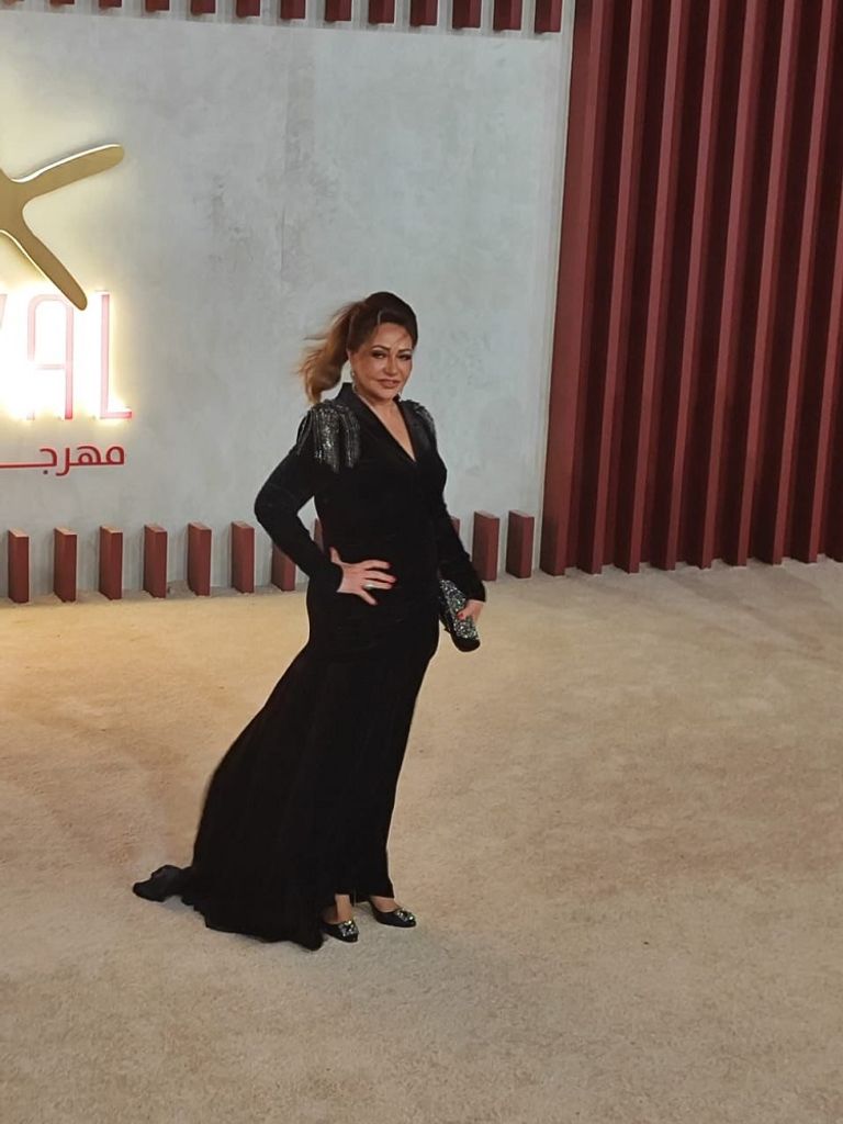 طاقم عمل الفيلم وعدد من الحضور بالمهرجان