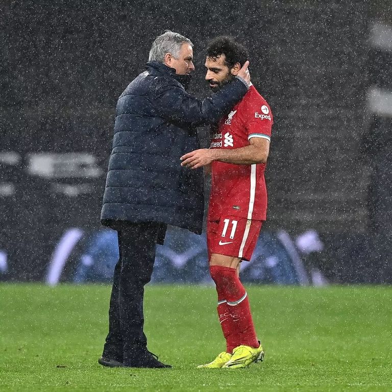 محمد صلاح في ليفربول ومورينيو يهنئه