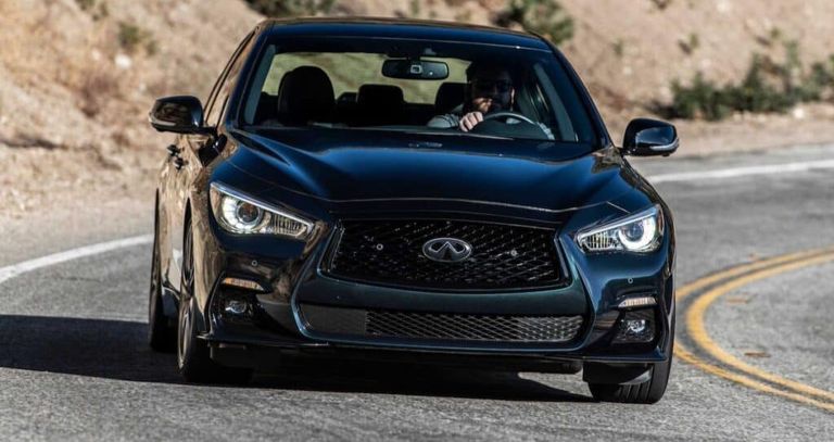 سيارة إنفينيتي Q50 موديل 2024