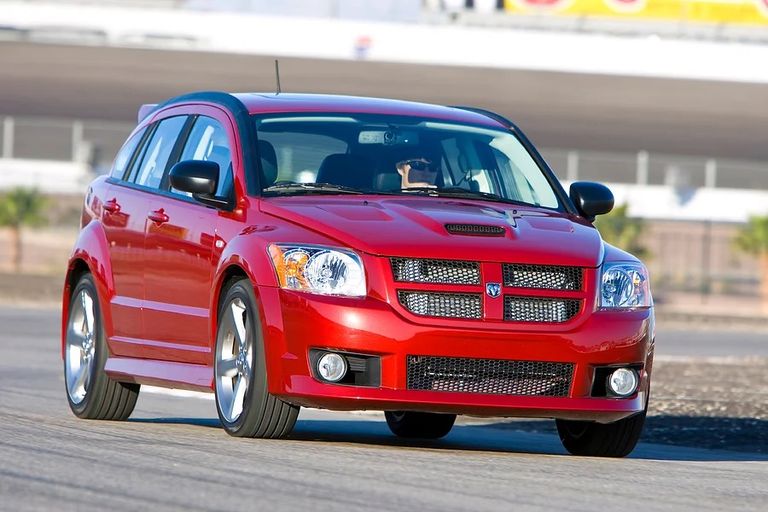 سيارة Dodge Caliber سيارة Chrysler Crossfire