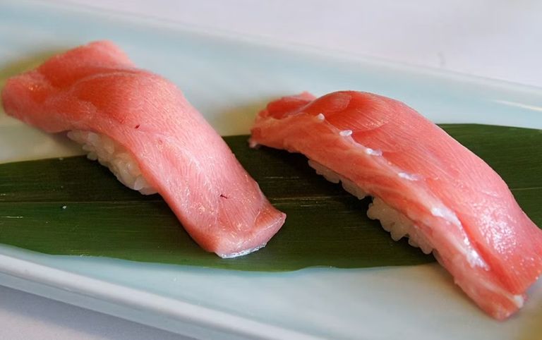 Chutoro طبق السوشي Shime-saba