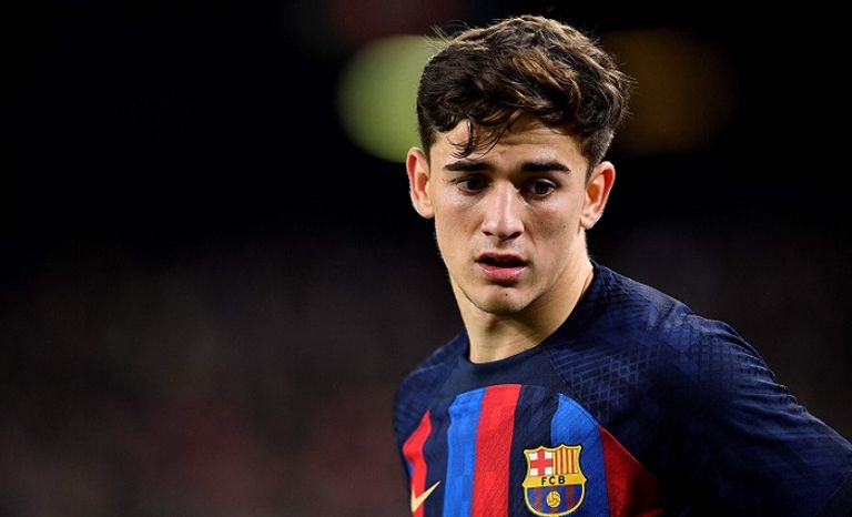 غافي لاعب برشلونة إصابة ديفيد ألابا