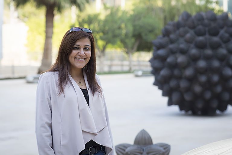  البروفيسورة نيفين خشاب