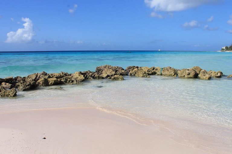 شاطئ روكلي أحد أفضل أماكن السياحة في باربادوس أماكن السياحة في باربادوس