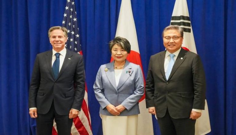 وزراء خارجية الولايات المتحدة وكوريا الجنوبية واليابان
