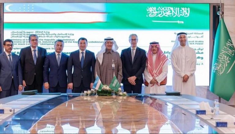 أكوا باور السعودية وأوزبكستان توقعان اتفاقية لمشروع طاقة متجددة