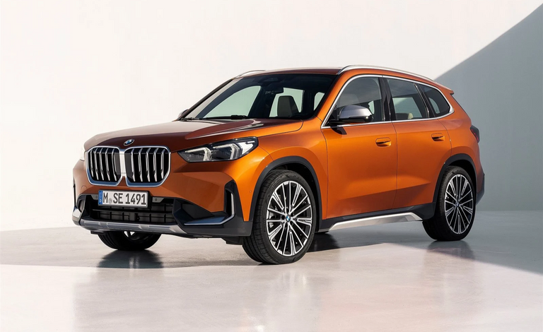 سيارة BMW X1 موديل 2024