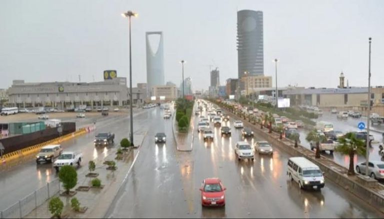 شوارع الرياض متأثرة بالأمطار - أرشيفية