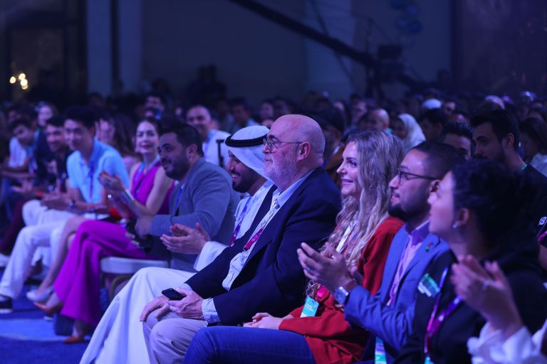 قمة المليار متابع