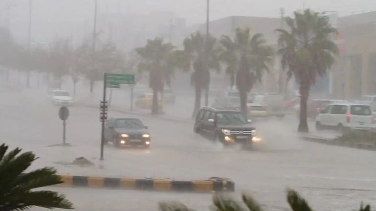 أحد شوارع مصر بعد سقوط الأمطار