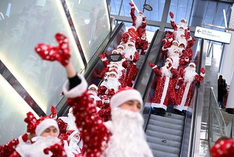 احتفال مبهر في مترو موسكو