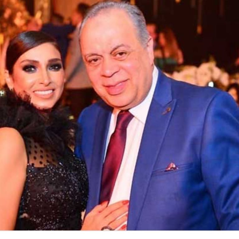 أشرف زكي بين أفراد أسرته