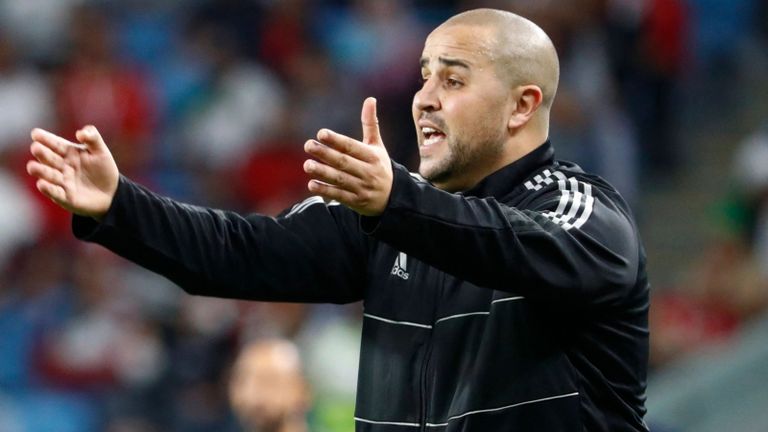 مجيد بوقرة مدرب منتخب الجزائر للمحليين