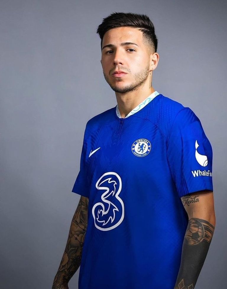 إنزو فرنانديز لاعب تشيلسي الجديد ليونيل ميسي وإنزو فرنانديز - منتخب الأرجنتين