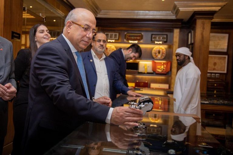 الدكتور عبيد الحيري الكتبي يستقبل السفير أسامة نفاع بمتحف