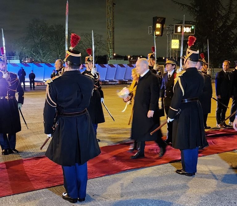 نتنياهو وزوجته سارة في باريس