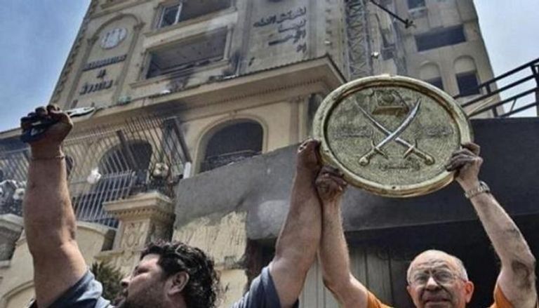 الخلافات تعصف بأتباع حسن البنا  الخلافات تعصف بأتباع حسن البنا