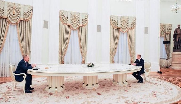 لقاء سابق جمع شولتز ببوتين في موسكو