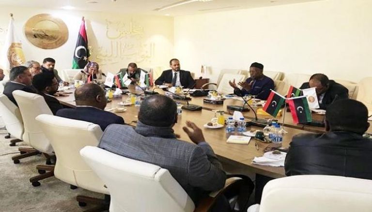 عبدالله باتيلي خلال لقاء مجموعة من أعضاء مجلس النواب الليبي