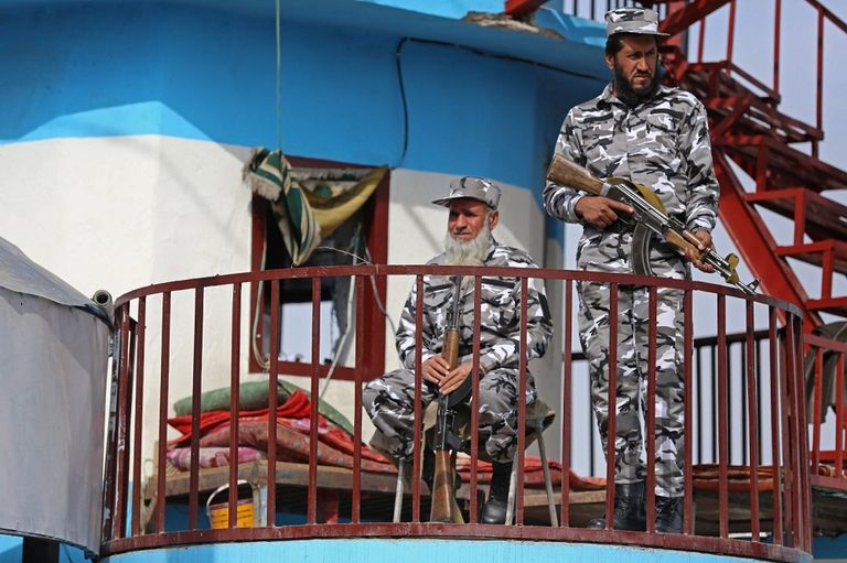 حراس أمن طالبان في سجن جلال أباد