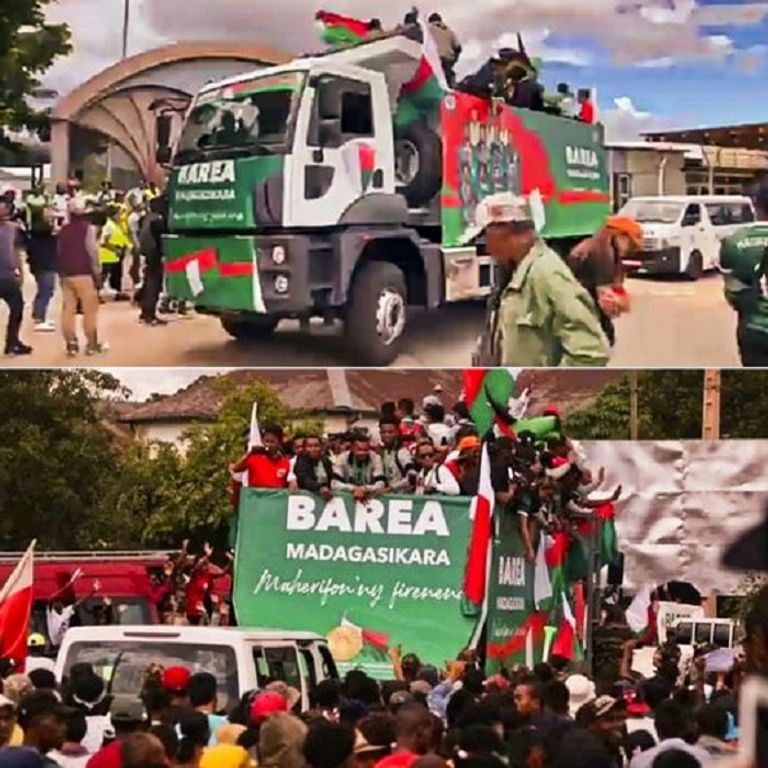 الاحتفال بمقطورة مكشوفة