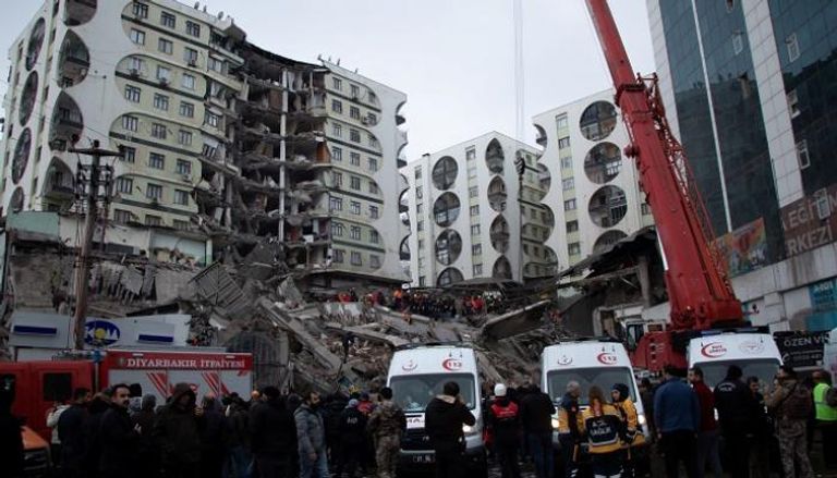 آثار الزلزال في تركيا