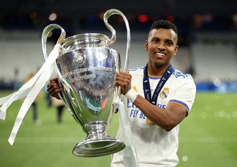 رودريجو وسط نجوم الريال