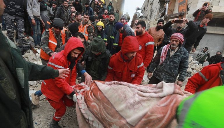 جانب من آثار الزلزال