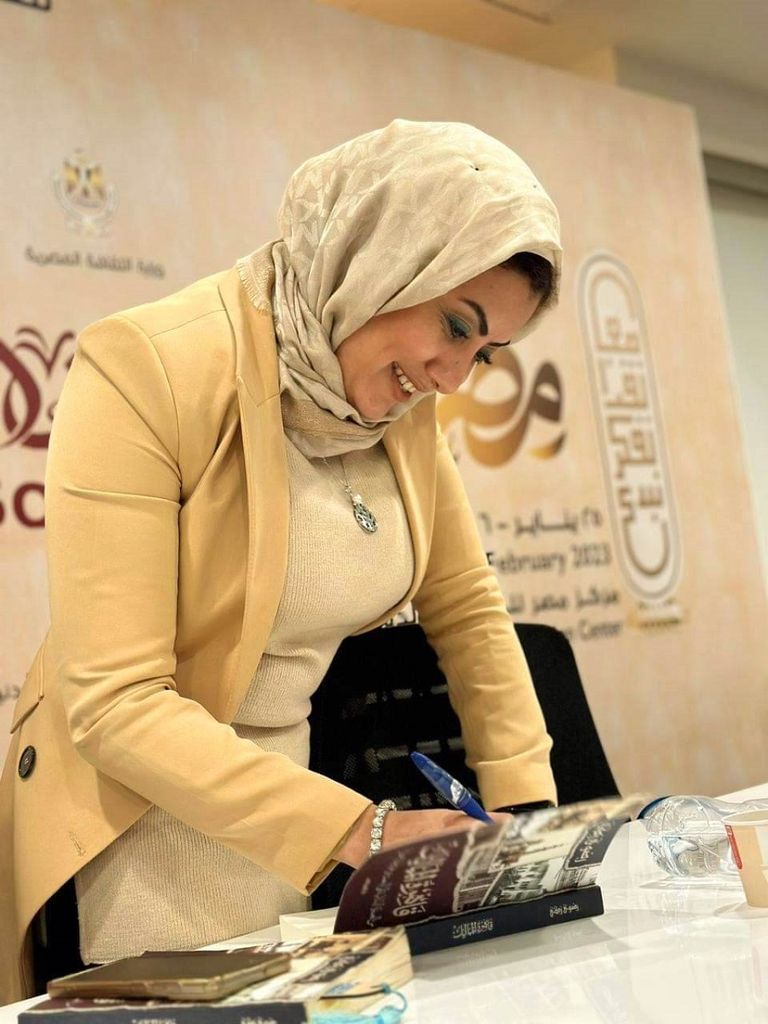 رضوى زكي في ندوة بمعرض القاهرة للكتاب 2023
