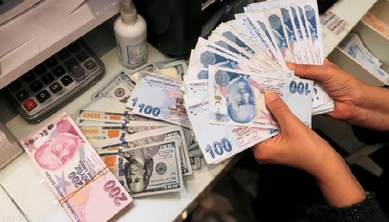 الليرة التركية تواجه اختبار صعب أمام الدولار الأمريكي