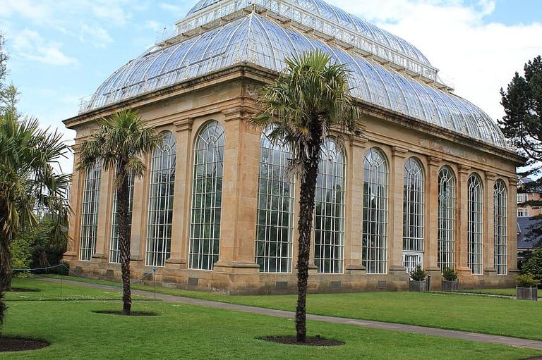 الحدائق النباتية الملكية أحد أماكن السياحة في إسكتلندا أفضل أماكن السياحة في إسكتلندا برحلة إستثنائية