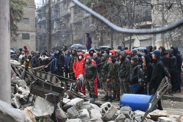 جانب من آثار الزلزال