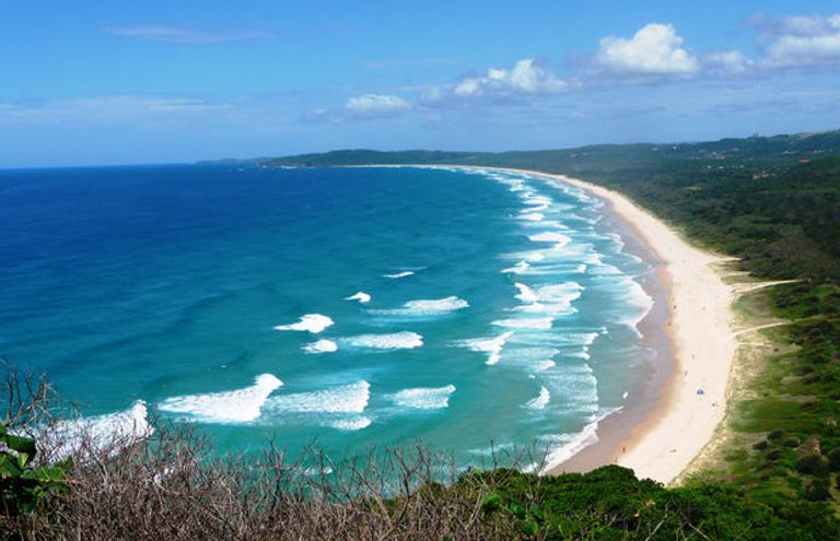 خليج بايرون أحد شواطئ أستراليا شواطئ أستراليا…أفضل 6 مساحات مائية ممتعة