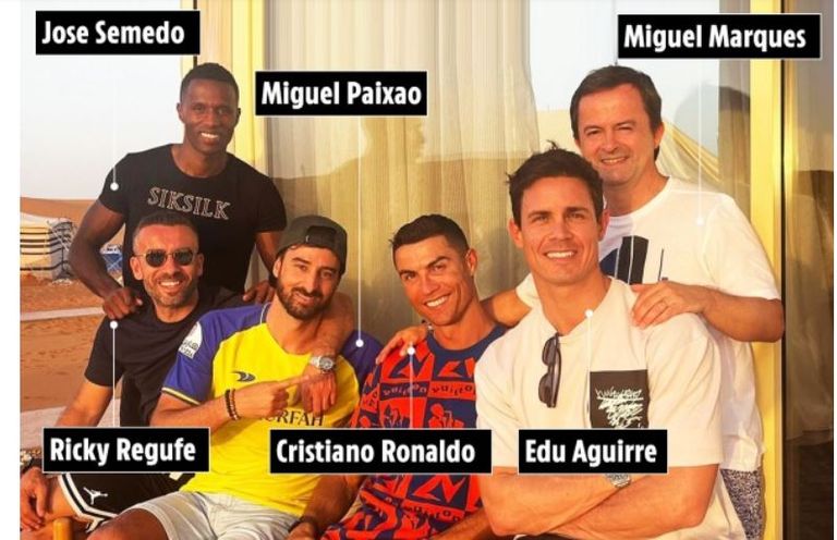 رونالدو مع الأصدقاء كريستيانو رونالدو مع أصدقائه