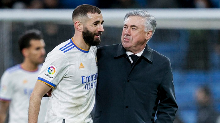 أنشيلوتي مدرب ريال مدريد مع كريم بنزيما قندوسي مع كهربا قبل مباراة الأهلي وريال مدريد