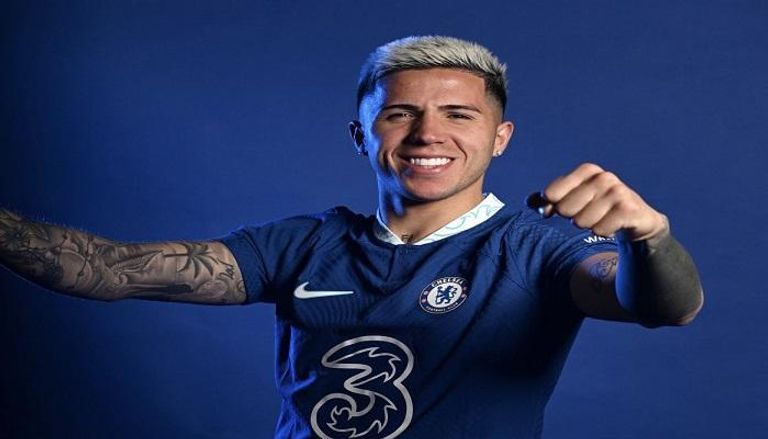 إنزو فرنانديز سفيان أمرابط لاعب فيورنتينا