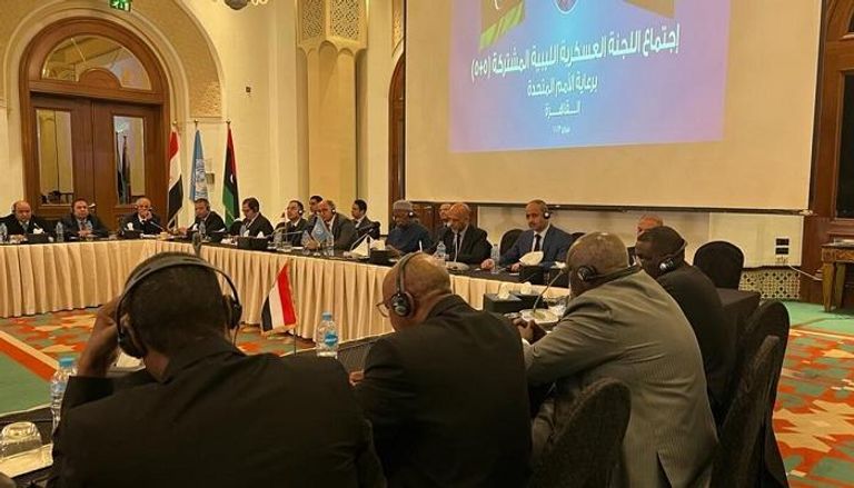 جانب من اجتماع اللجنة العسكرية الليبية المشتركة في القاهرة