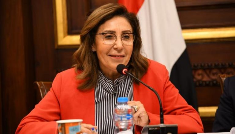 نيفين الكيلاني وزيرة الثقافة المصرية