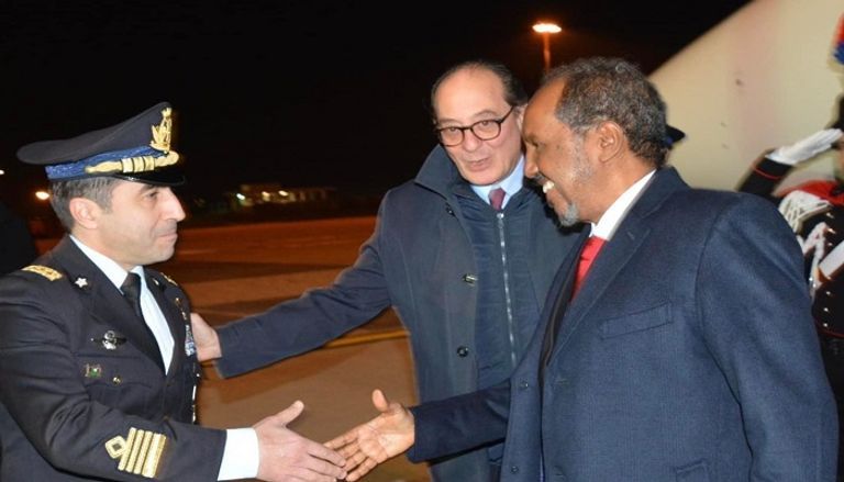الرئيس الصومالي لدى وصوله إلى إيطاليا الرئيس الصومالي مع نظيره الإيطالي
